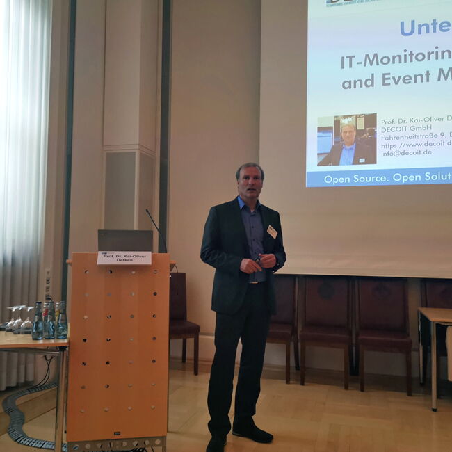 Abbildung 3: Vortrag der DECOIT® GmbH zum Thema IT-Sicherheit mit Open Source