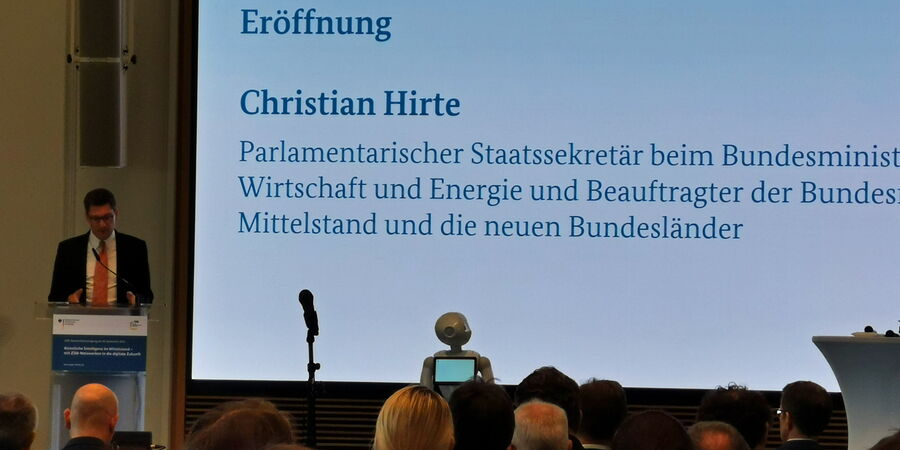 Abbildung 1: Veranstaltungseröffnung durch den Parlamentarischen Staatssekretär Christian Hirte