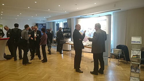 Abbildung 2: Reger Austausch zwischen Besuchern und Ausstellern