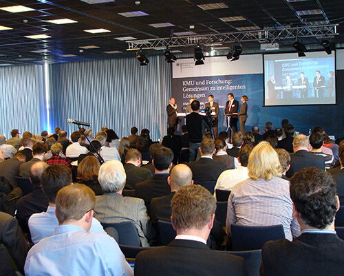 Podiumsvorstellung verschiedener F&E-Projekte