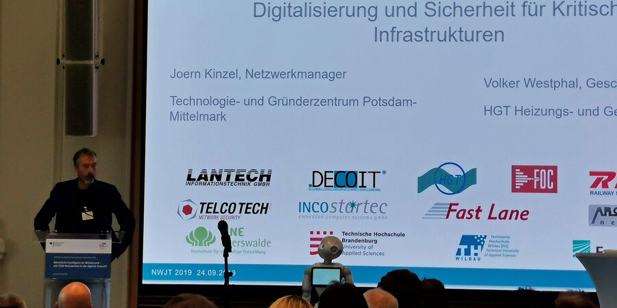 Abbildung 4: Vorstellung von DiSiNet und den Partnern durch den Netzwerkmanager Joern Kinzel