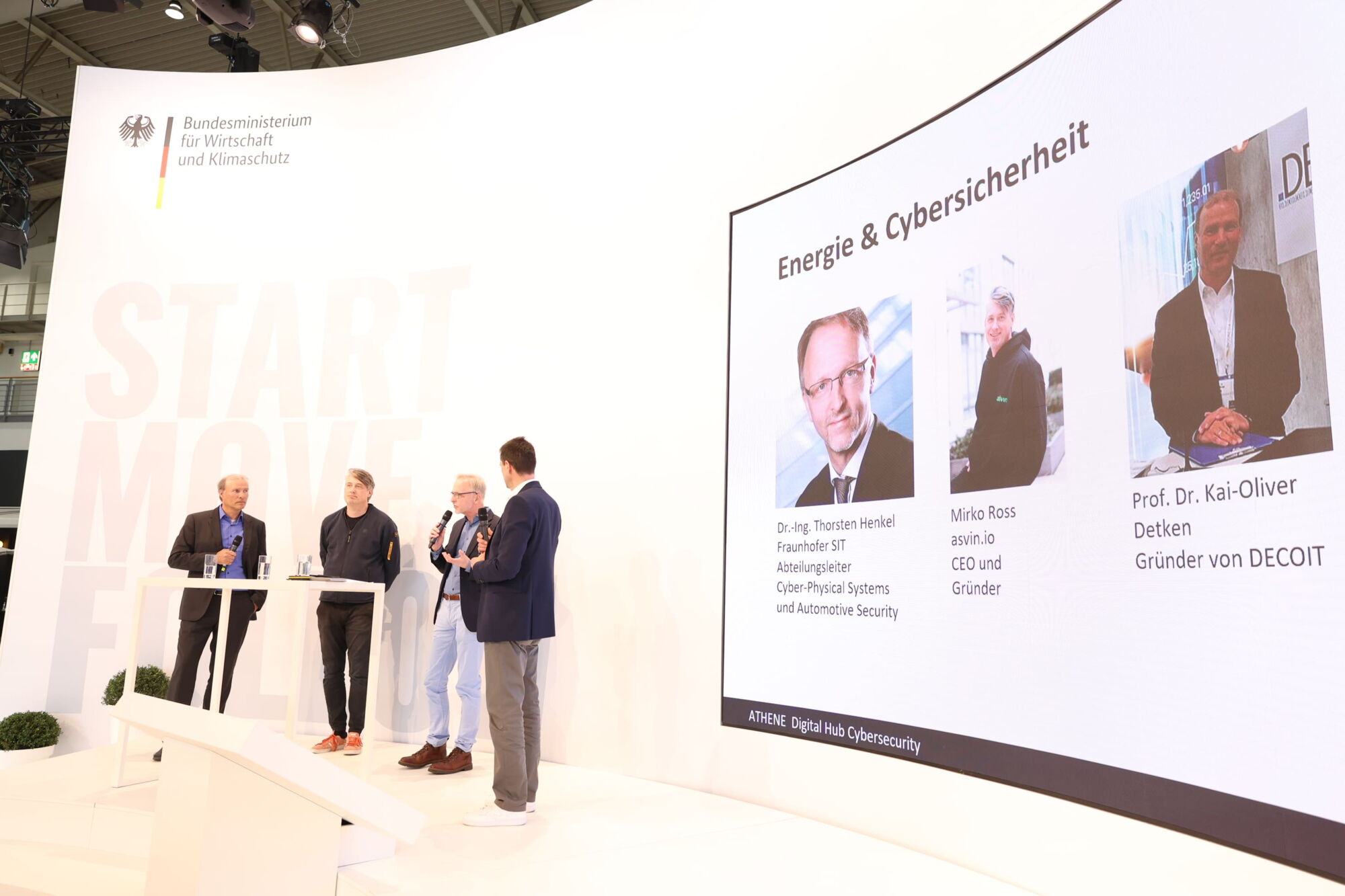 paneldiskussion_auf_der_bmwk_buehne
