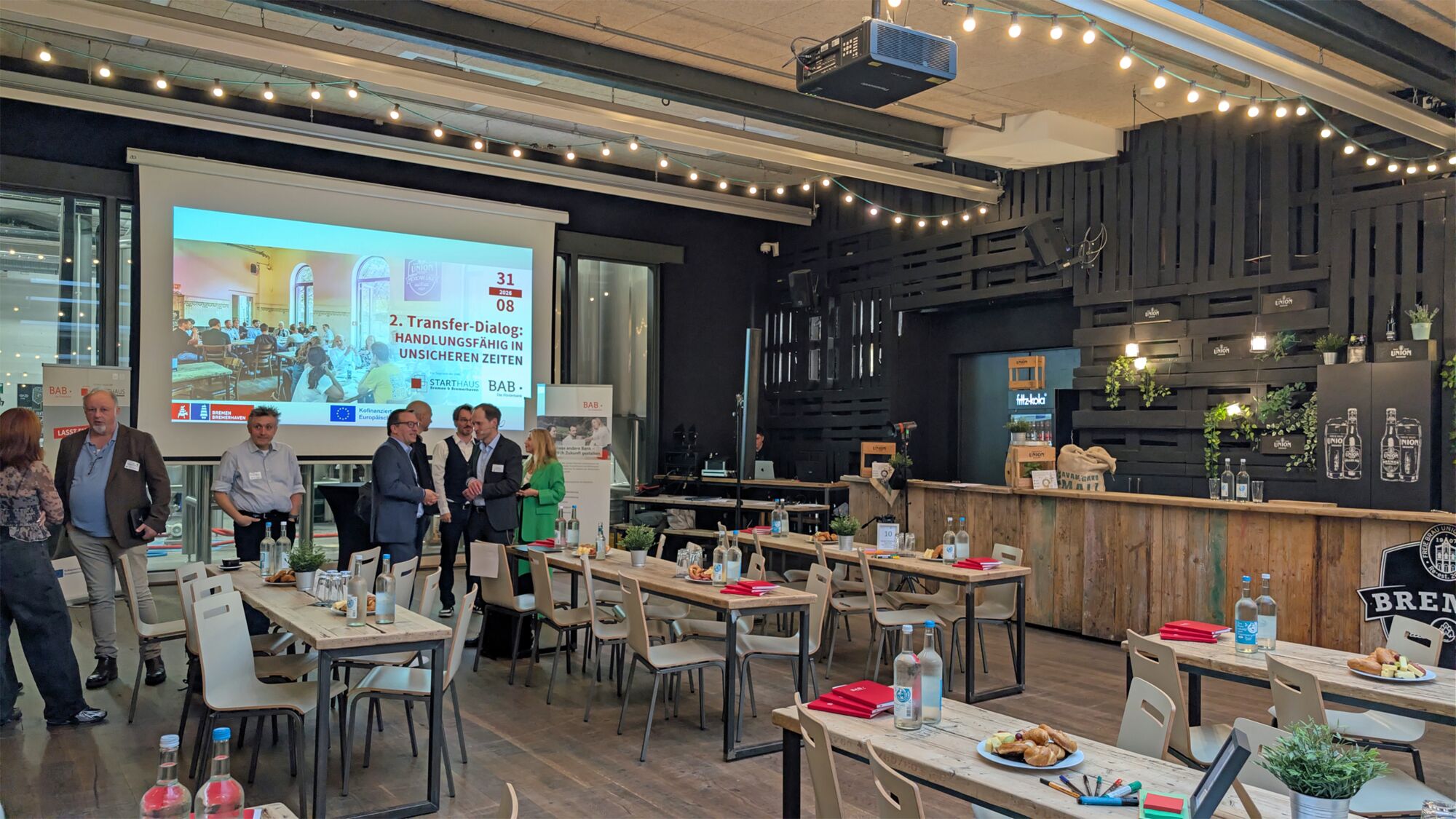 Abbildung 1: Nettes Ambiente in der Union Brauerei – die ersten Teilnehmer treffen ein