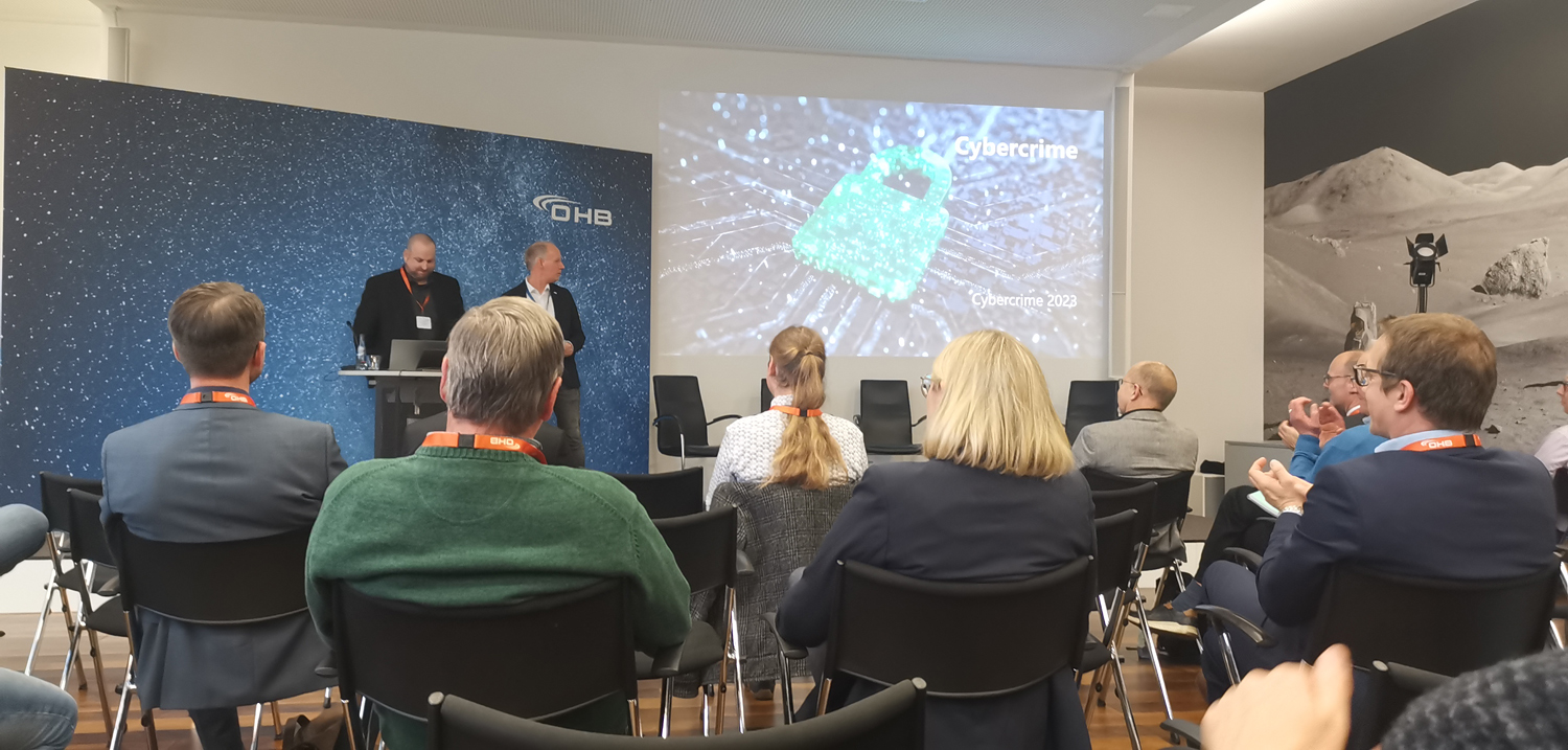 Abbildung 1: Eröffnung der Veranstaltung Cyber-Security Inspiration-Day mit Nils Traß