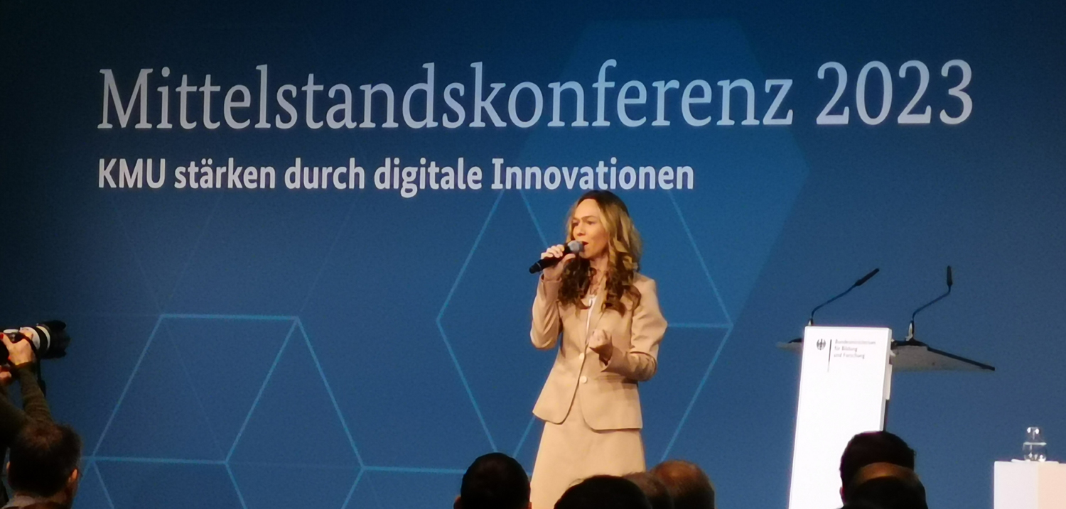 Abbildung 2: Professionelle Moderation der Veranstaltung von Ilka Groenewold
