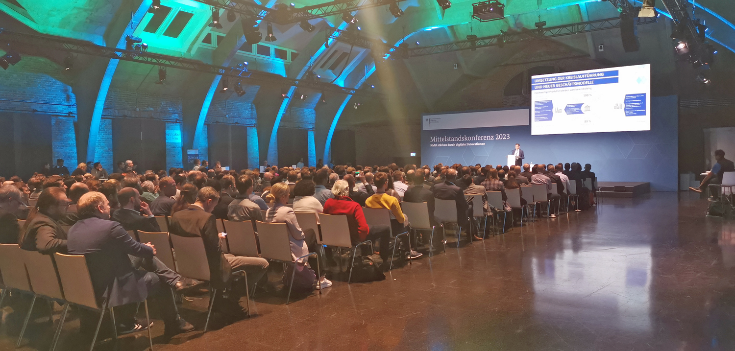 Abbildung 3: Das Auditorium war sehr gut besucht auf der Mittelstandskonferenz
