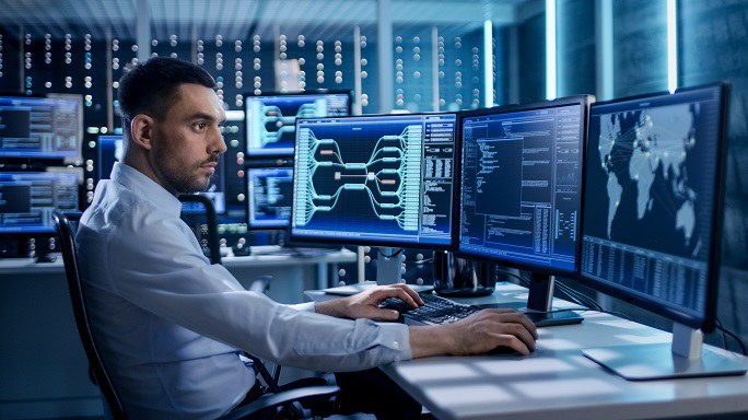 TCN-Architektur für sichere Industrie 4.0 Netzwerke © Adobe Stock / Gorodenkoff
