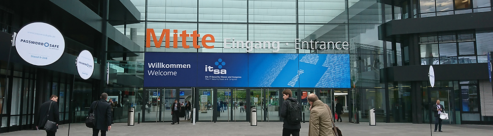 Abbildung 1: Messeeingang der it-sa in Nürnberg