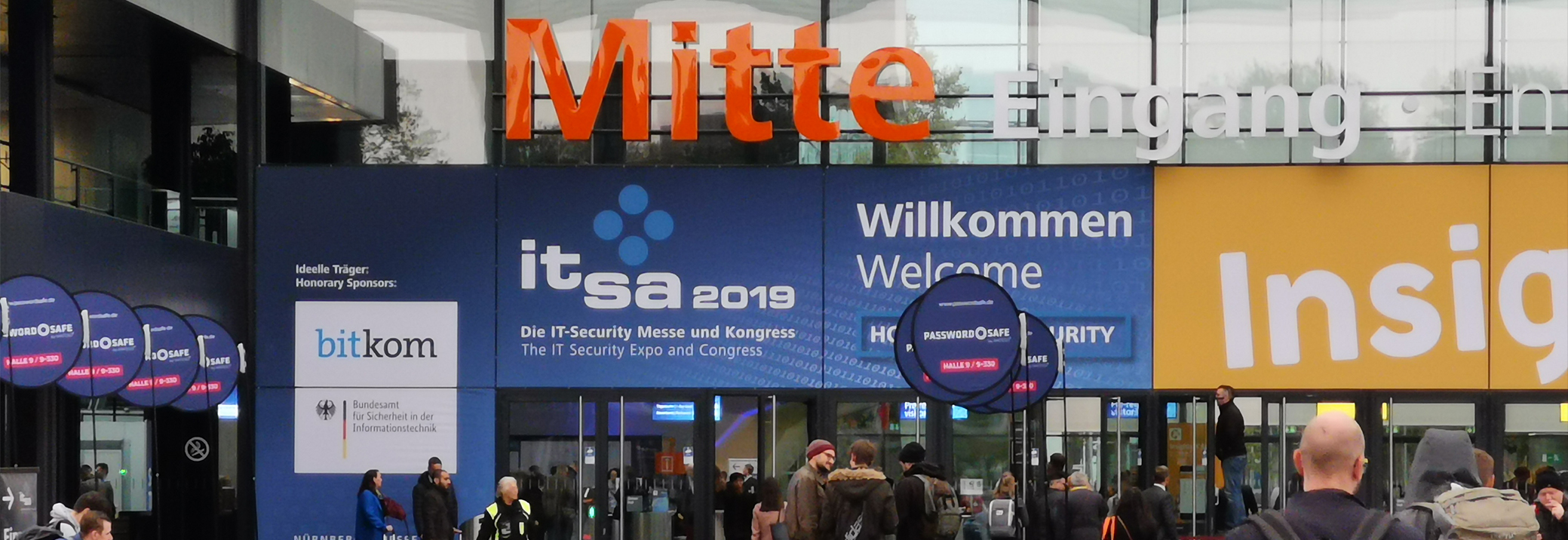Letztes Jahr: Haupteingang der it-sa 2019 auf dem Nürnberger Messegelände