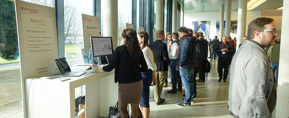 Abbildung 5: Partnerstände auf dem Univention Summit in der Jacobs University in Bremen